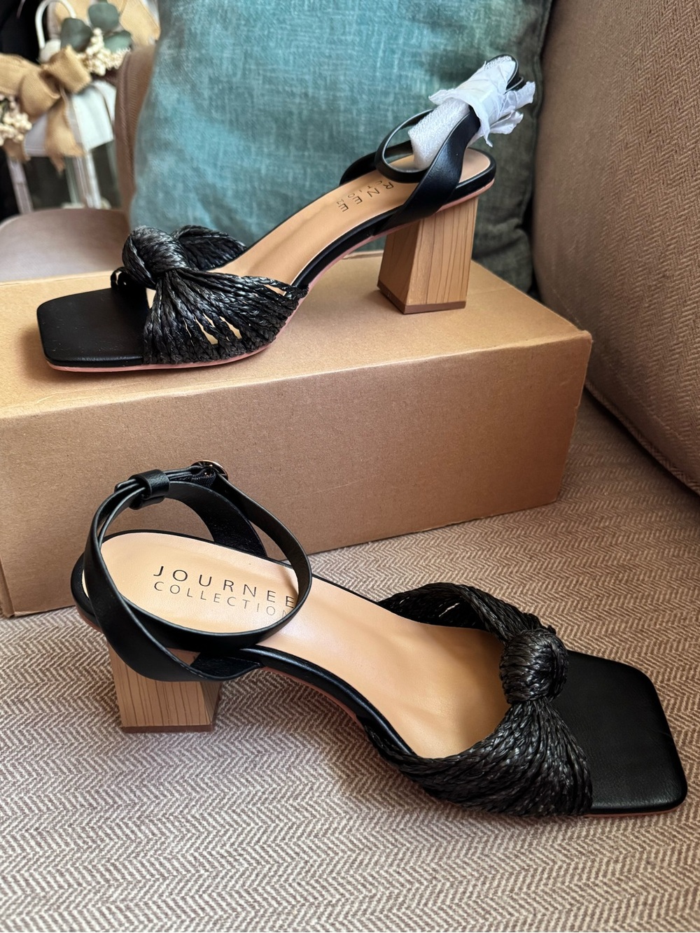 Journee Collection Womens Tru Comfort Foam “Galinda” Heeled Sandals - Size 9 NIB